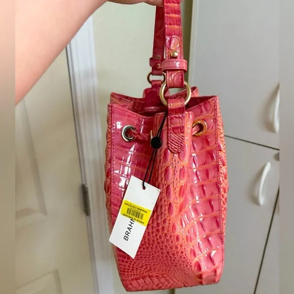 **SOLD**Brahmin NWT-Melinda Bucket Crossbody Coral Snapdragon - Picture 2 of 10